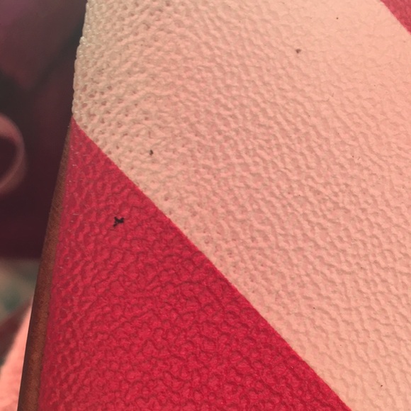 Dooney & Bourke red and creme coin/card holder. - Picture 7 of 7